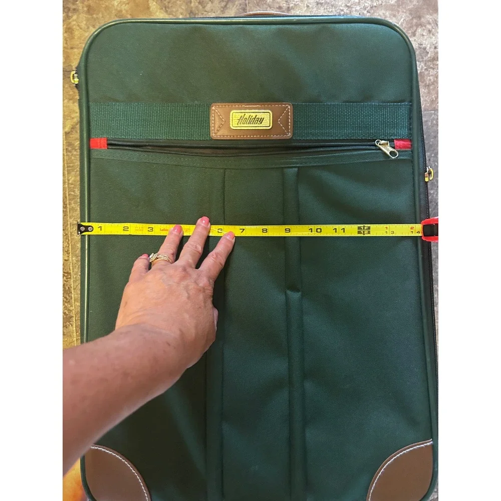 Holiday rolling suitcase